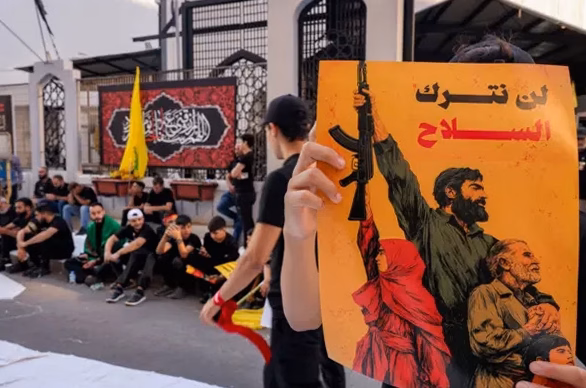 « Entre souvenirs et enjeux : Grandir avec les affiches de la Seconde Intifada avant la politique et la radicalisation »